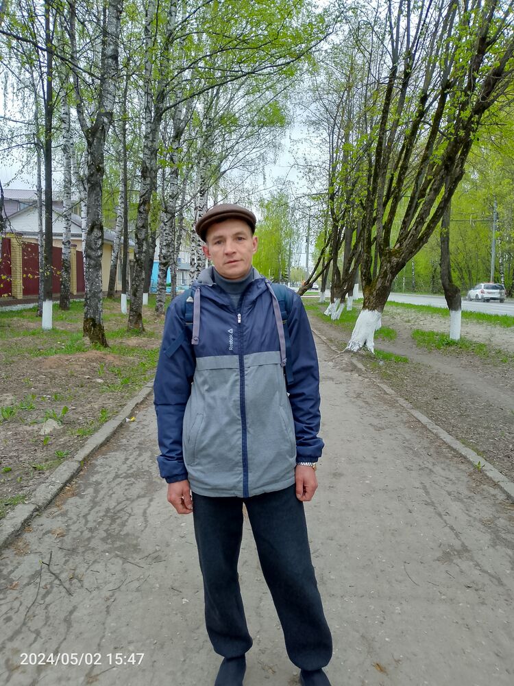  45574320  Sergei, 47 ,    