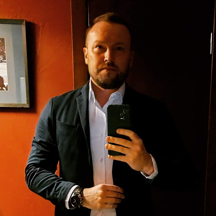  40473440  Alexandr, 41 ,    -