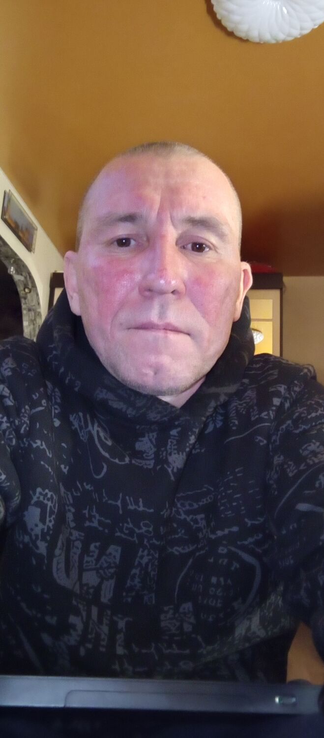  31849940  Slava, 49 ,    
