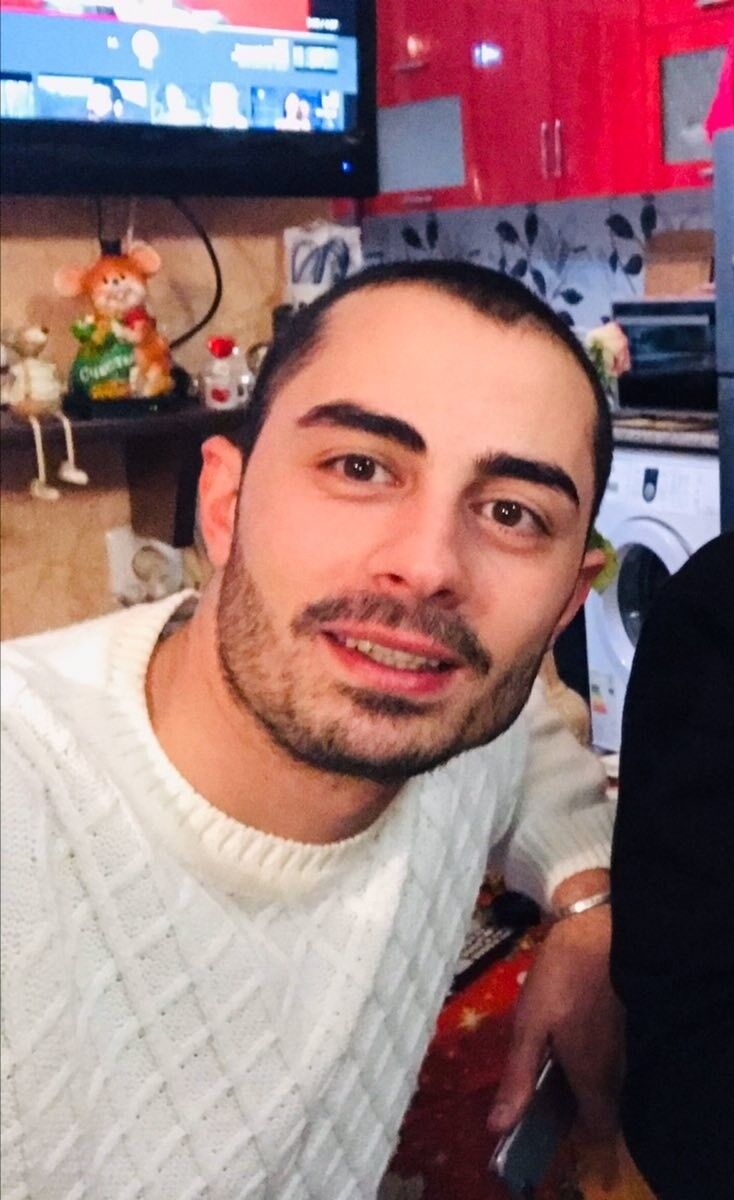  18802670  Shako, 32 ,    