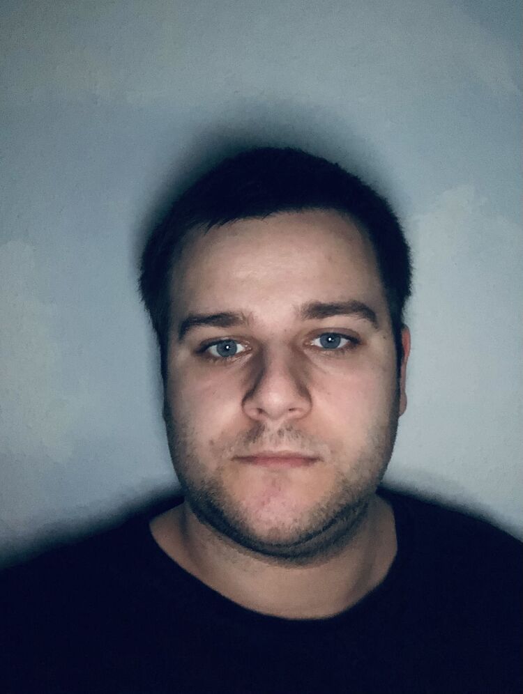  54264160  Sebastian, 31 ,    