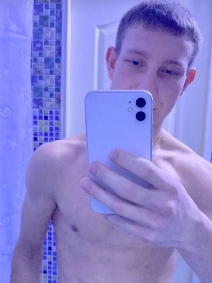  37307660  Denchik, 24 ,    