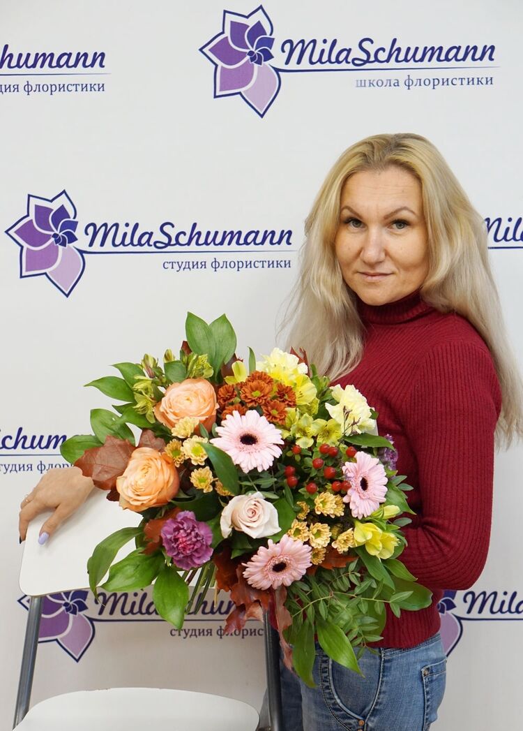  25436560  Svetlana, 39 ,    