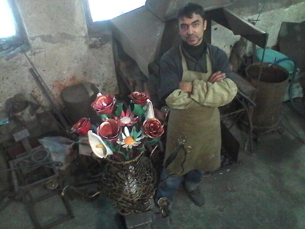  ,   Nurik, 39 ,   ,   