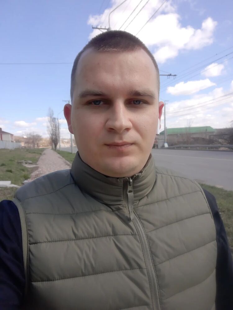  42316250  Denis, 28 ,    