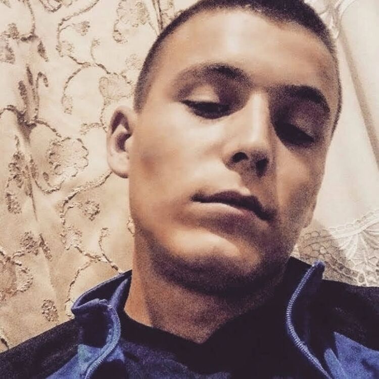  54258070  Daniel, 25 ,    