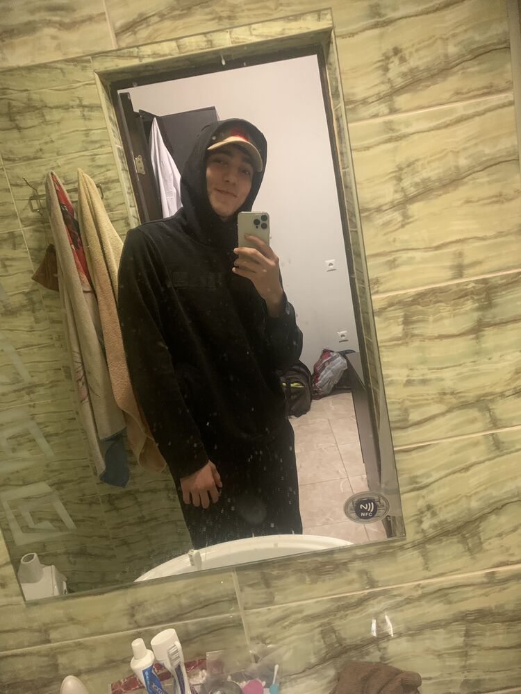  32898590  , 25 ,    