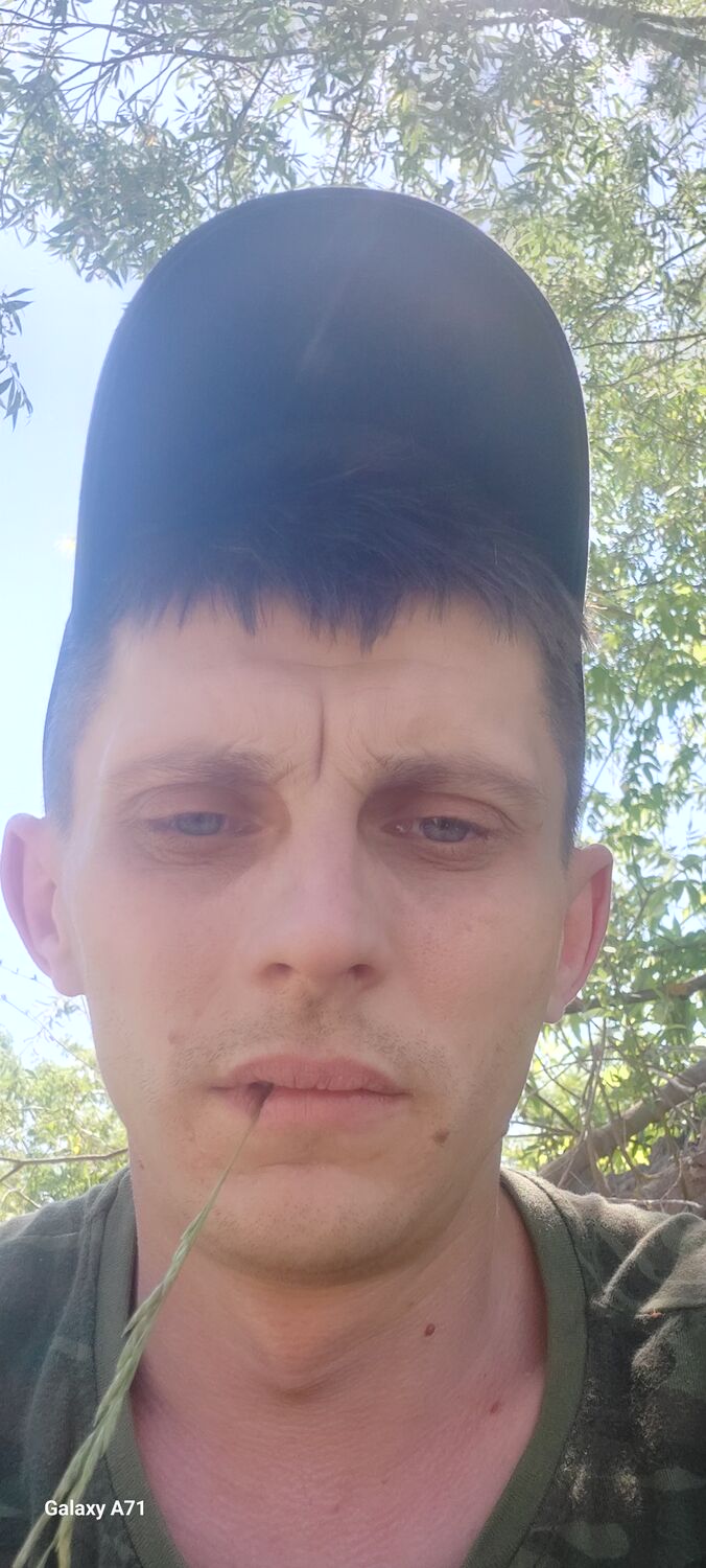  36578860  Ivan, 30 ,    