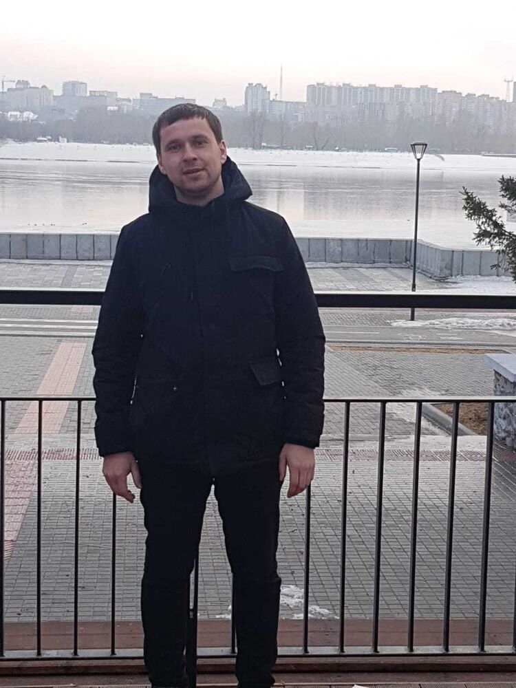  ,   Evgeni, 37 ,   ,   , c 