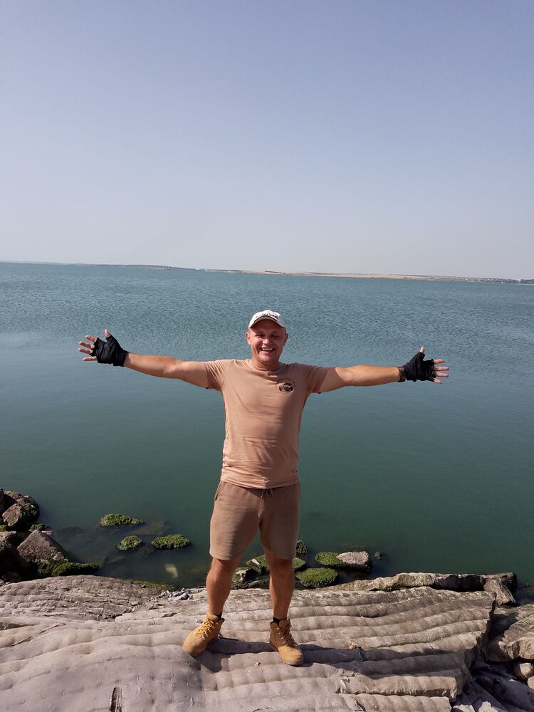  44160570  , 42 ,    