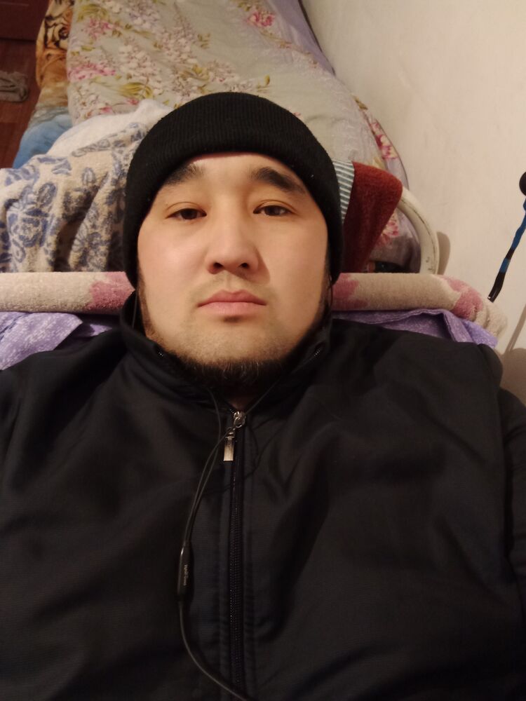  ,   Meirzhan, 33 ,   ,   