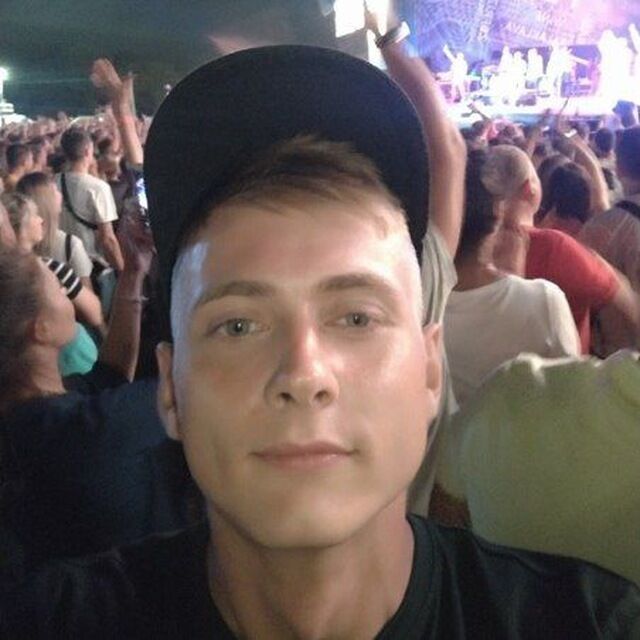  39454010  Denis, 28 ,    