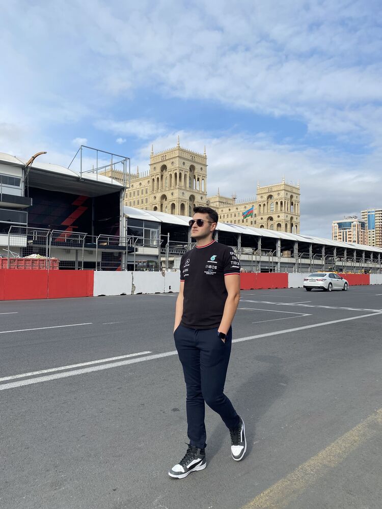  52948070  Eray, 26 ,    