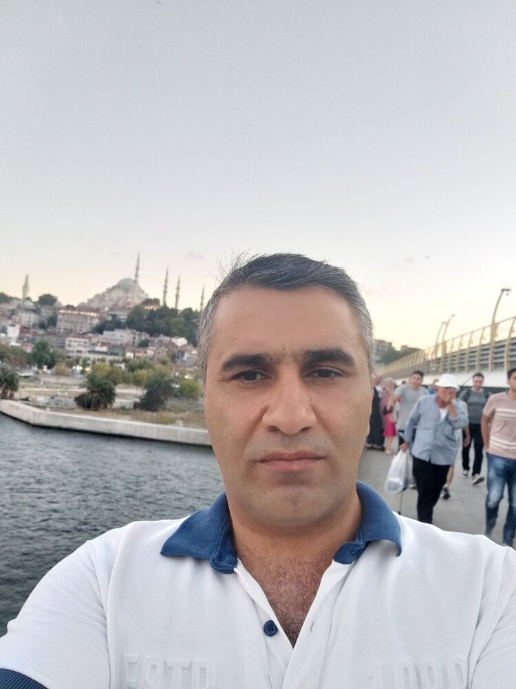  17097170  Akif, 44 ,    