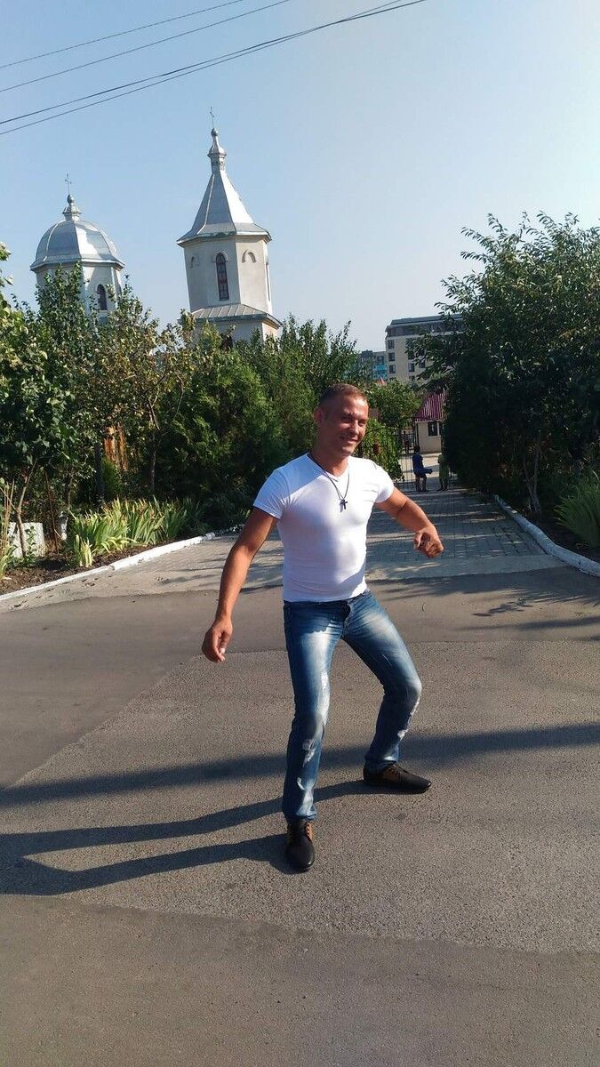  8808750  Alexei, 31 ,    