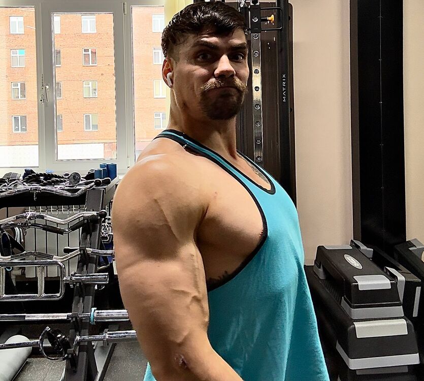  54651140  Valentin, 34 ,    