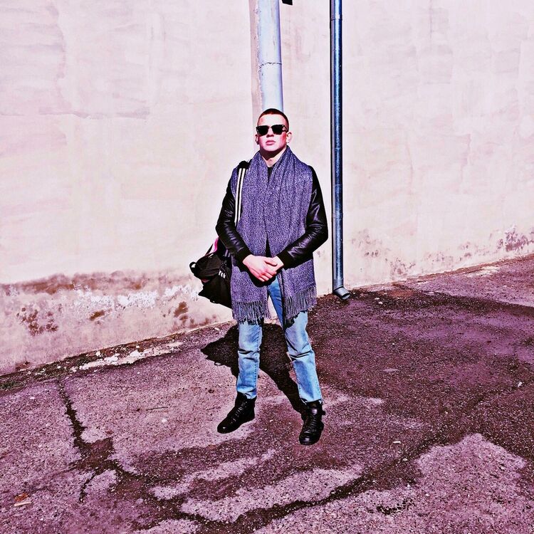  10518680  Daniko, 29 ,    