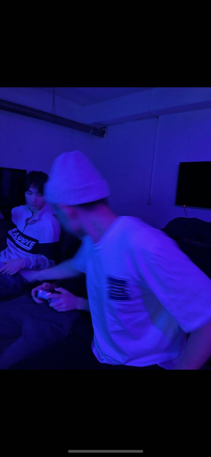  32436090  Madi, 22 ,    