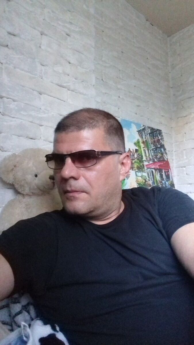  17114010  Andrei, 52 ,    