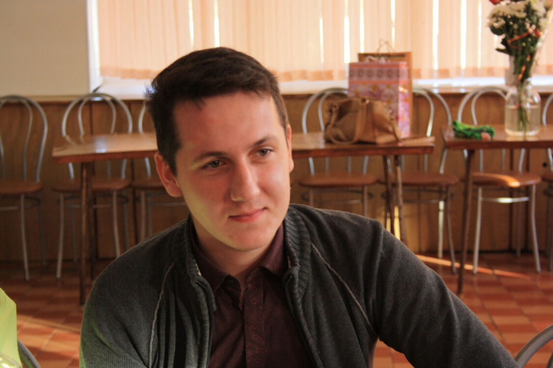  45208700  Nikolai, 29 ,    