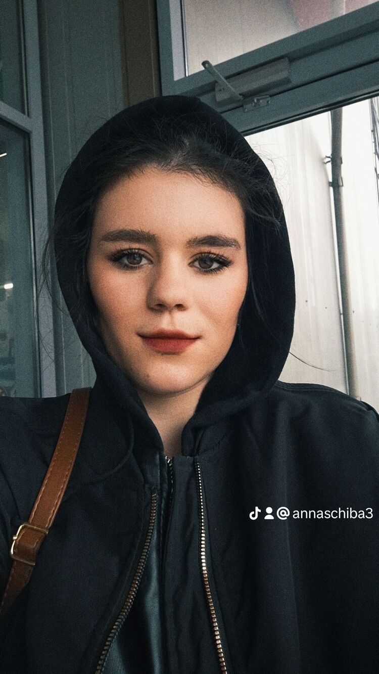  50875650  Anna, 19 ,    