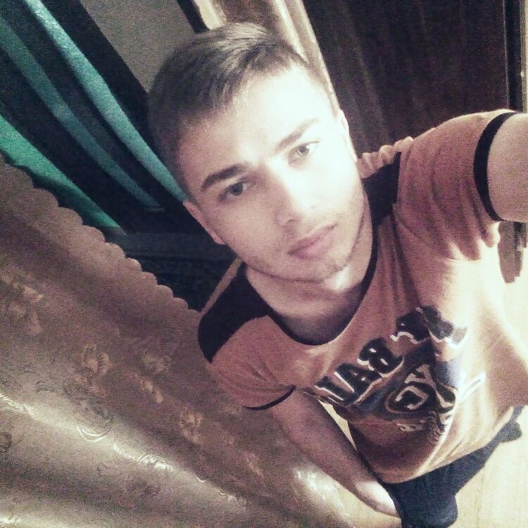  19737460  Vadim, 27 ,    