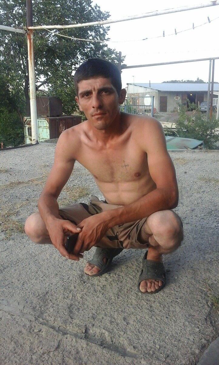  ,   Hrahat, 39 ,     , c 