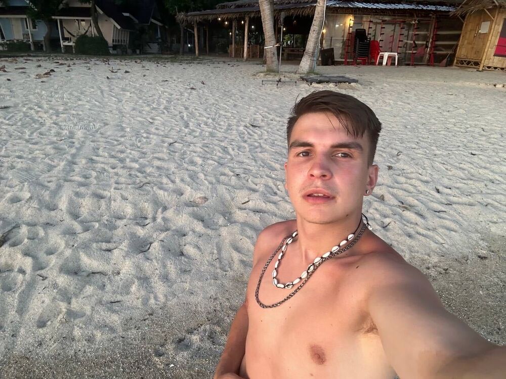 53261020  Vlad, 26 ,    -