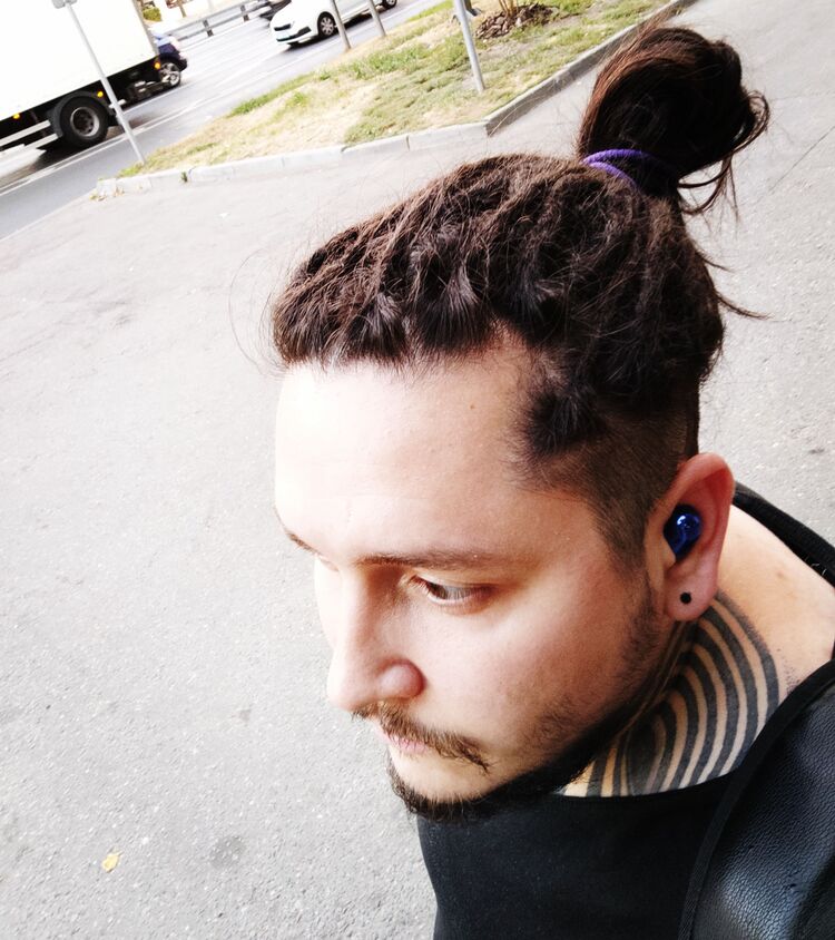  33204760  Adolf, 31 ,    