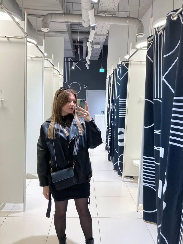  37307170  Kris, 24 ,    