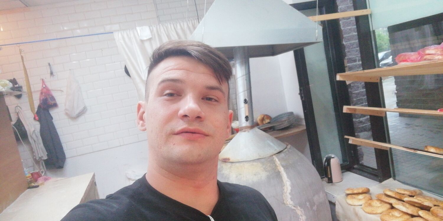  -,   Artur, 29 ,   ,   , c , 