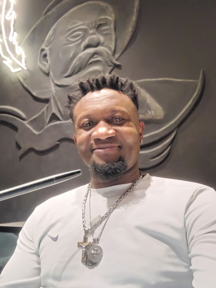  ,   PRINCE J, 39 ,   c 