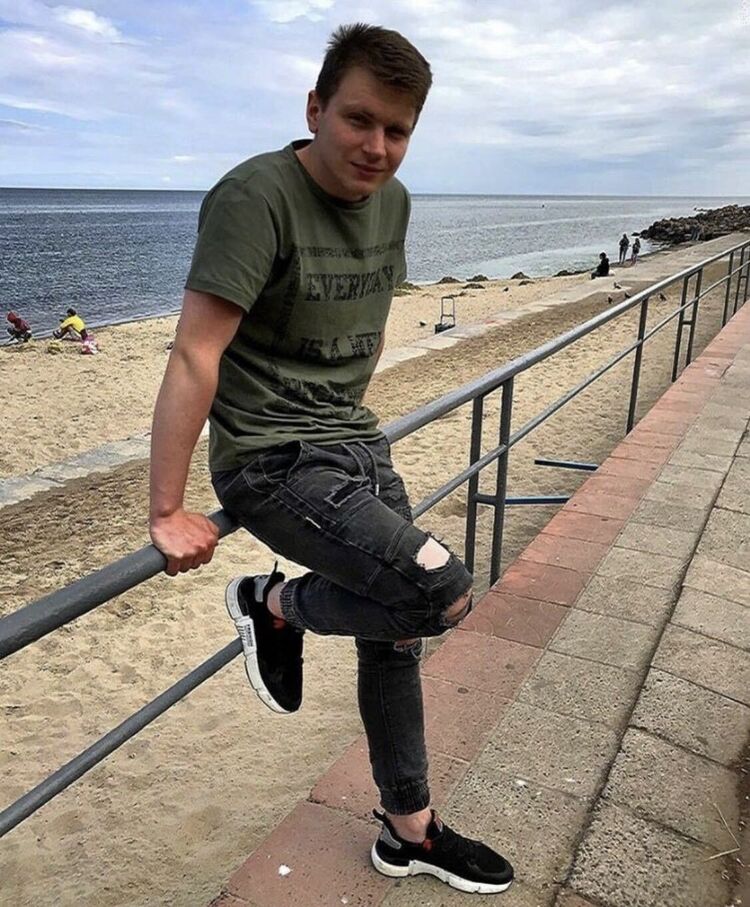  53043780  Vladjslav, 26 ,    