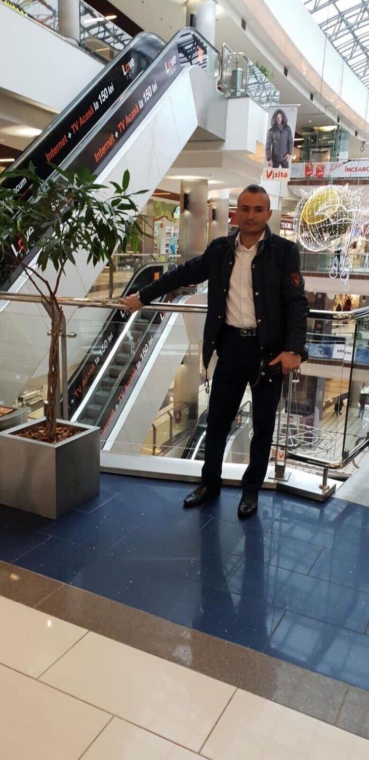  45375630  Vasile, 35 ,    