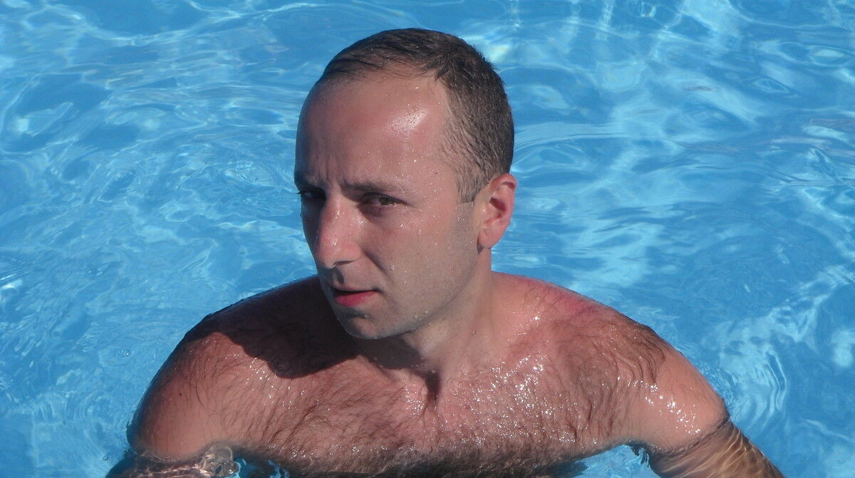  ,   Artur, 44 ,   