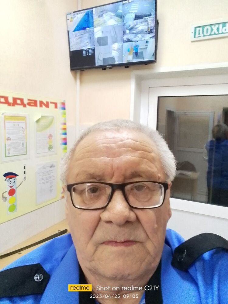  41115800  amir, 71 ,    