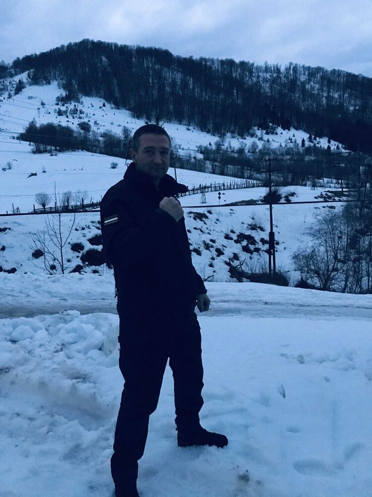  25868860  , 40 ,    