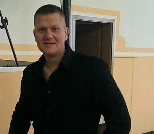  7573200  Igor, 49 ,    