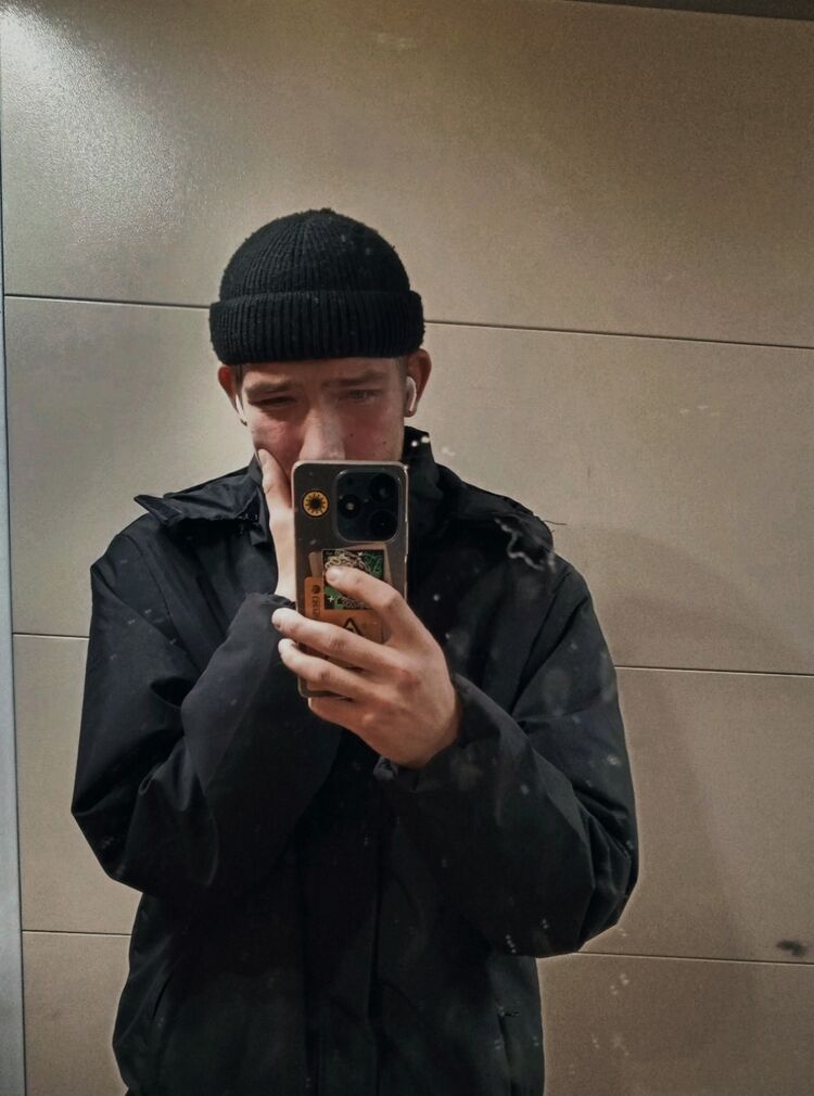  43389930  , 22 ,    