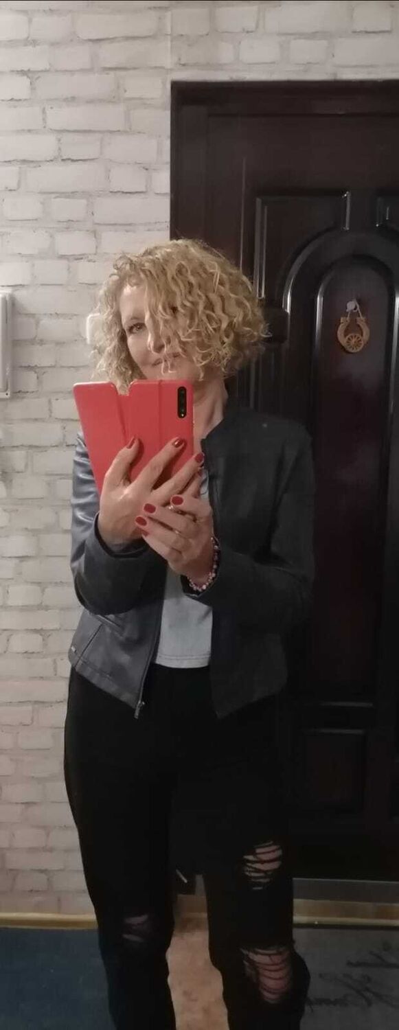  ,   Lara, 64 ,   ,   
