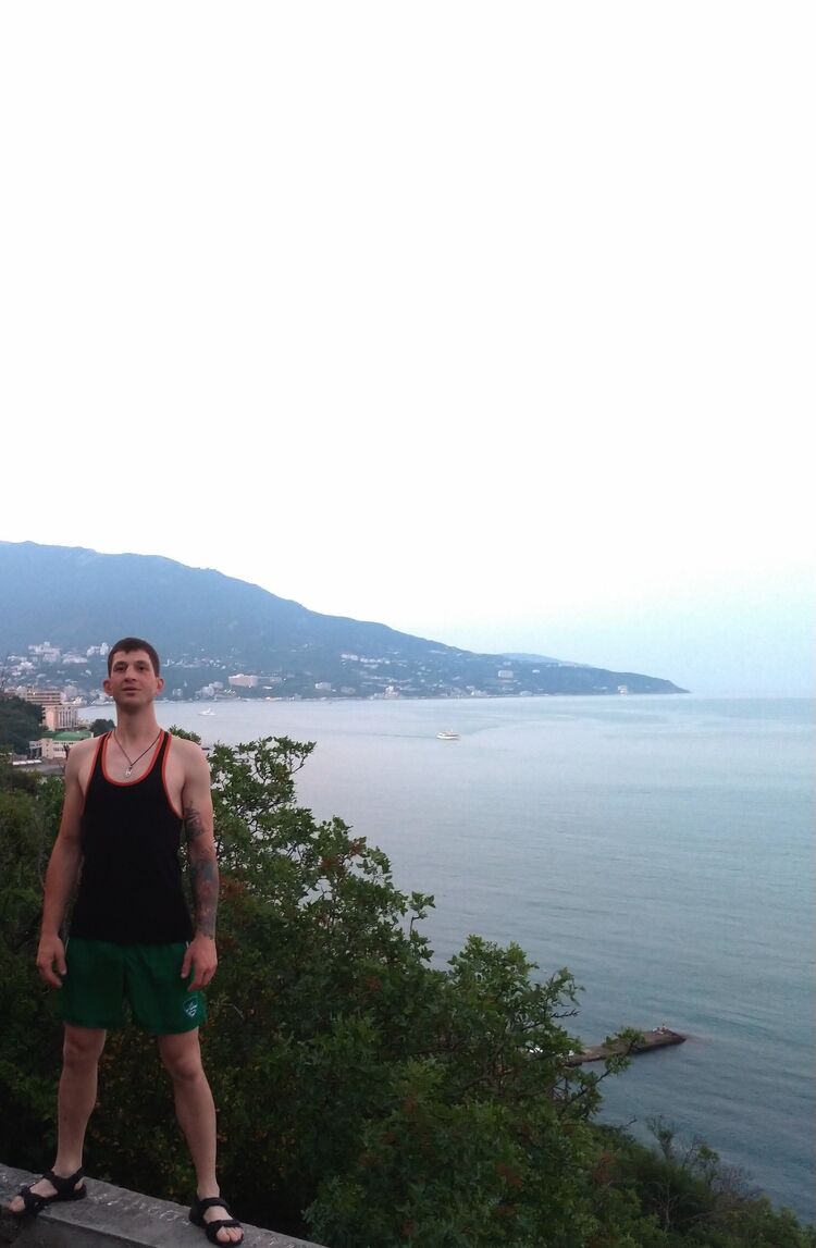  27417490  Anton, 32 ,    