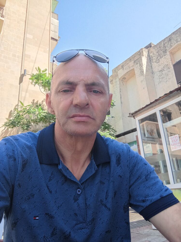  ,   Kamil, 57 ,   ,   