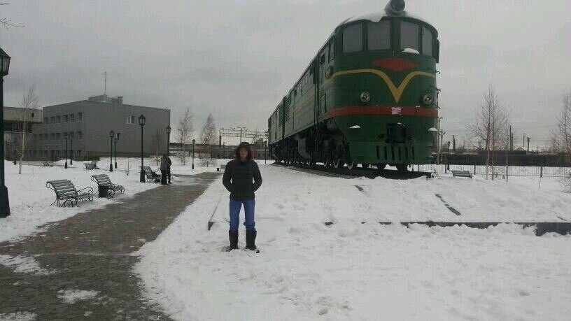  22283710  Ruslan, 35 ,    