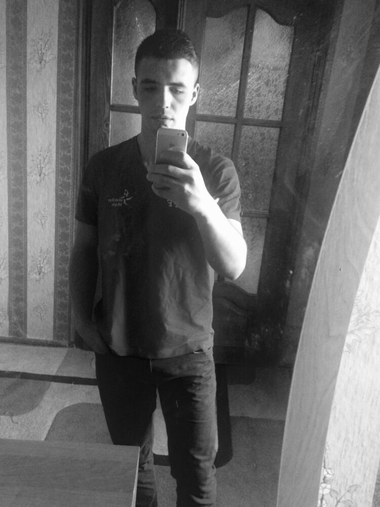  8688750  Pedro, 27 ,    