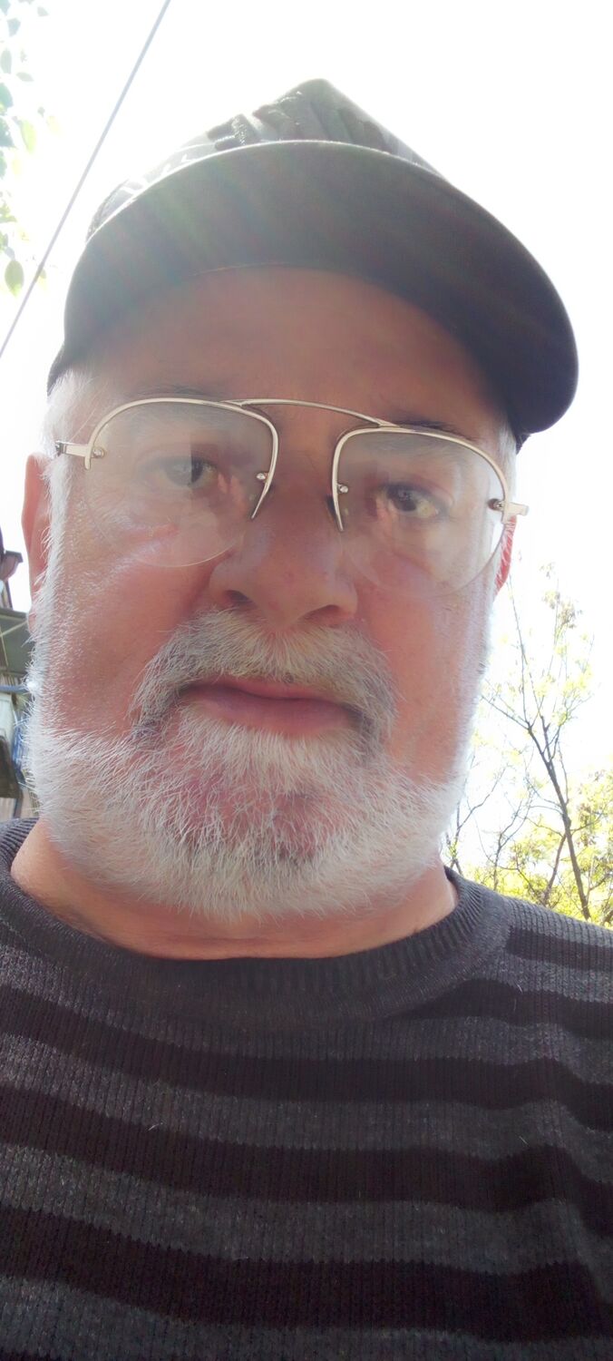  47204190  Levon, 58 ,    