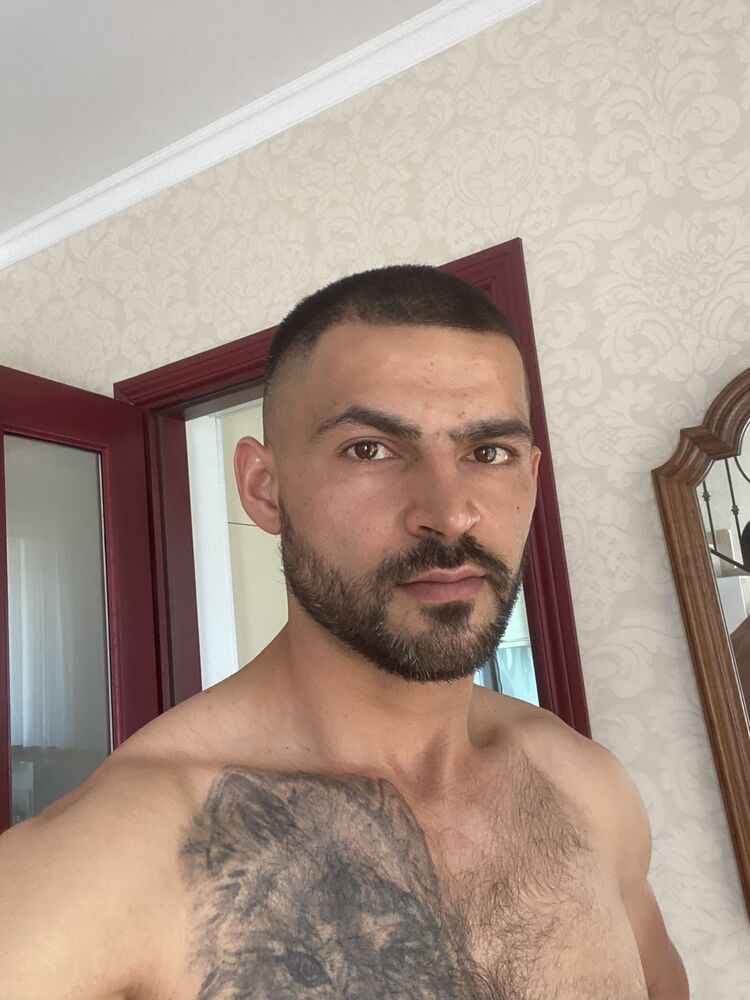  52569910  Andrei, 34 ,    
