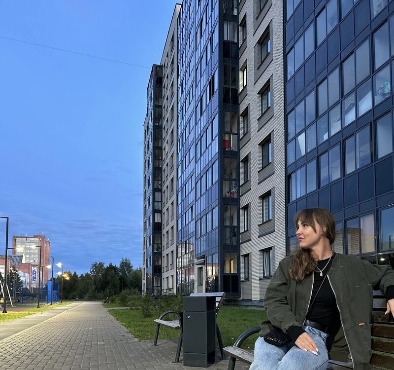  53340480  Elena, 41 ,    --