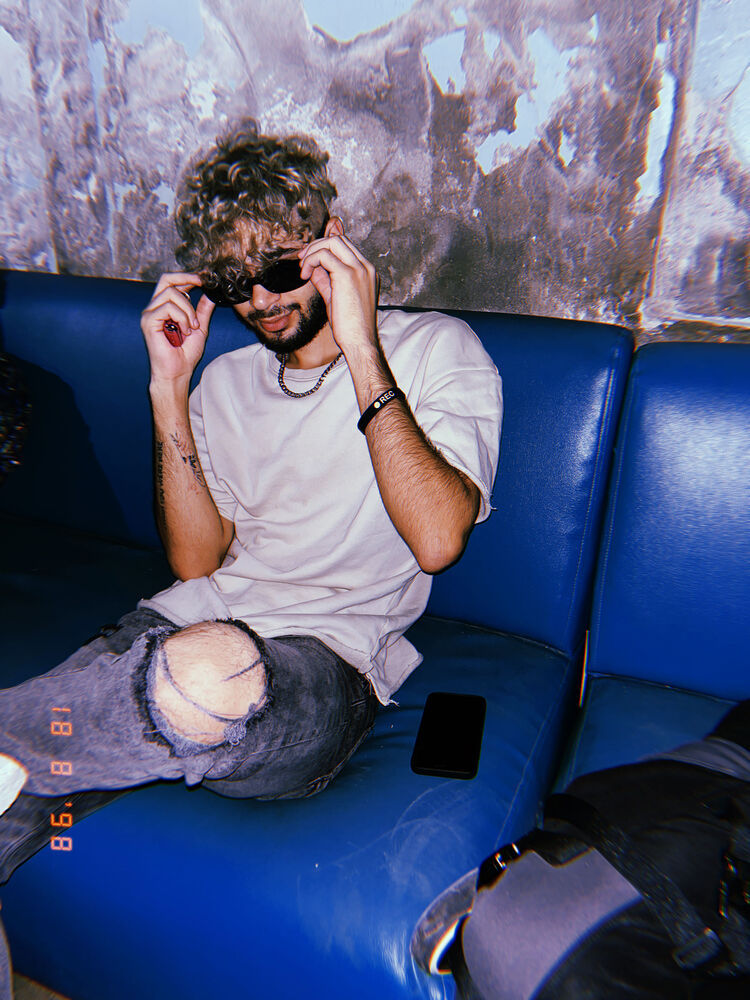  ,   Fares, 21 ,   ,   