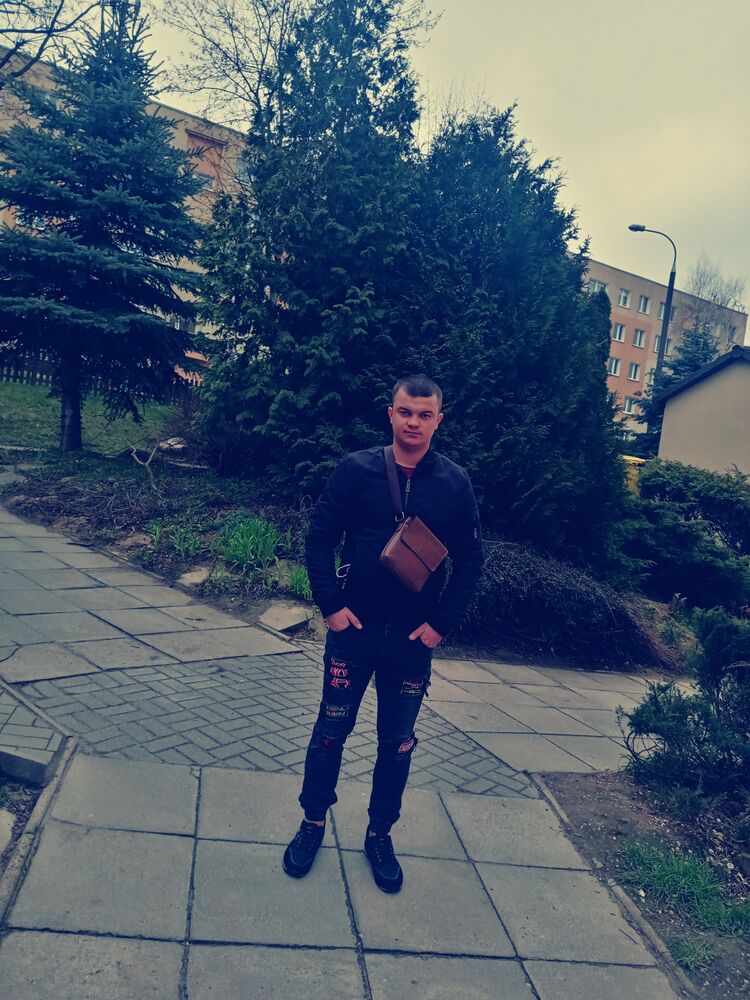  22758650  Vitalik, 28 ,    Soho
