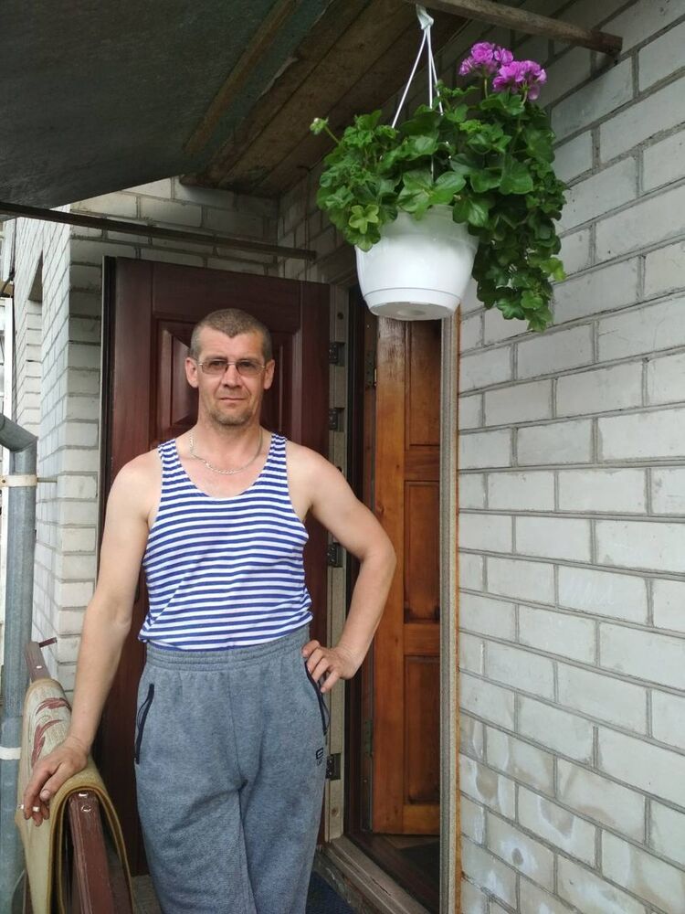  ,   Richi, 52 ,   